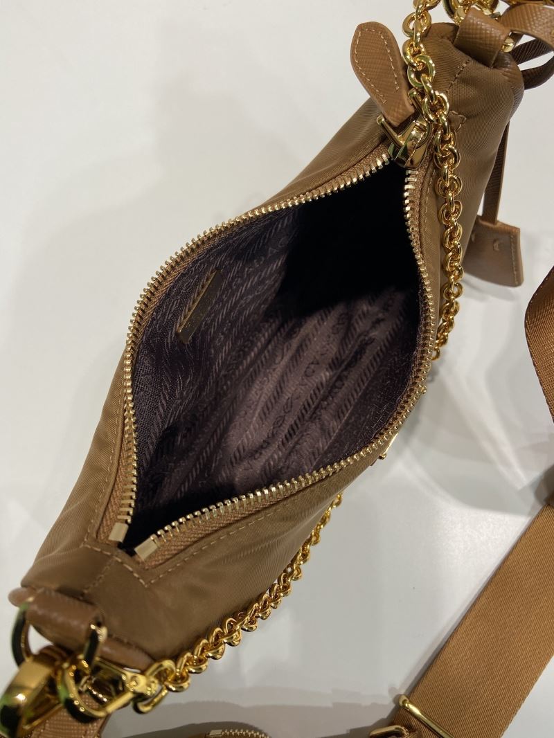 Pra*a waist chest packs